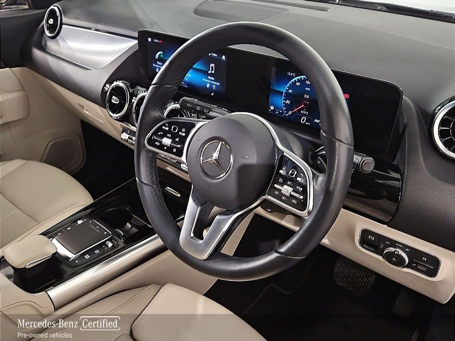 2022 Mercedes-Benz GLA Class - image 12