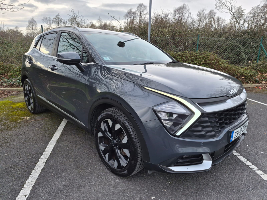 2023 Kia Sportage - image 2