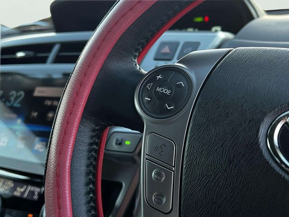 2017 Toyota Prius - image 17