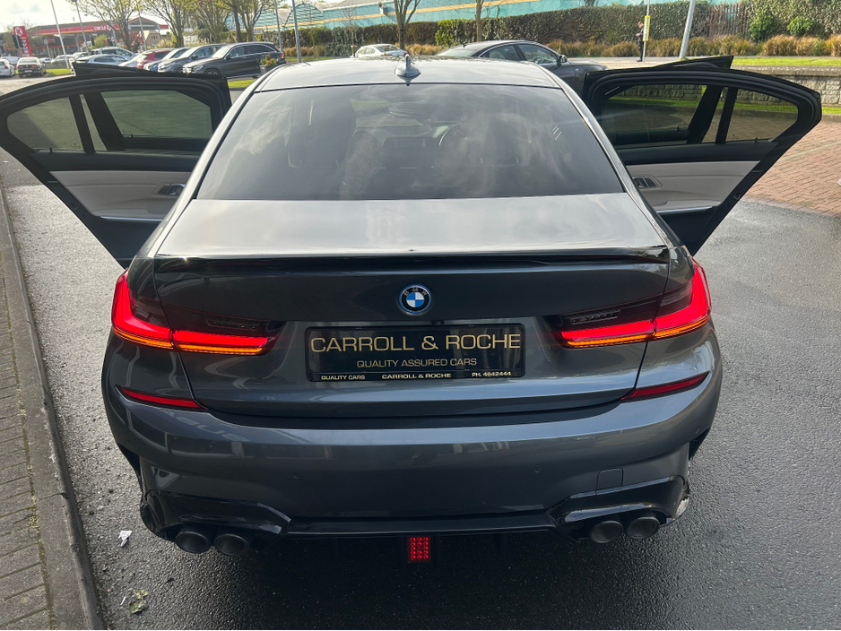 2021 BMW 3 Series - image 29