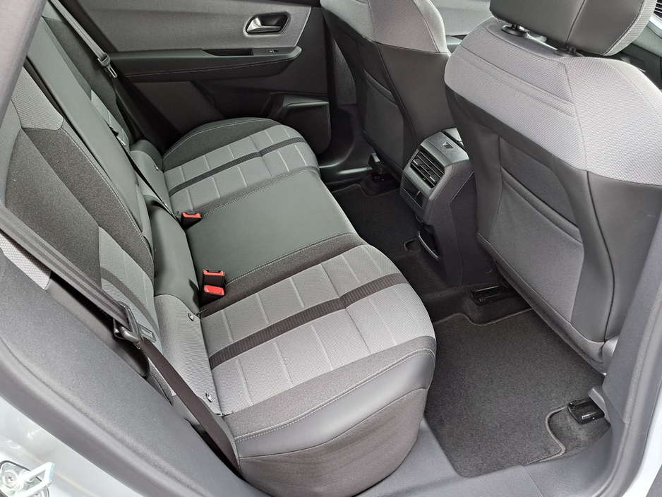 2025 Opel Grandland - image 16