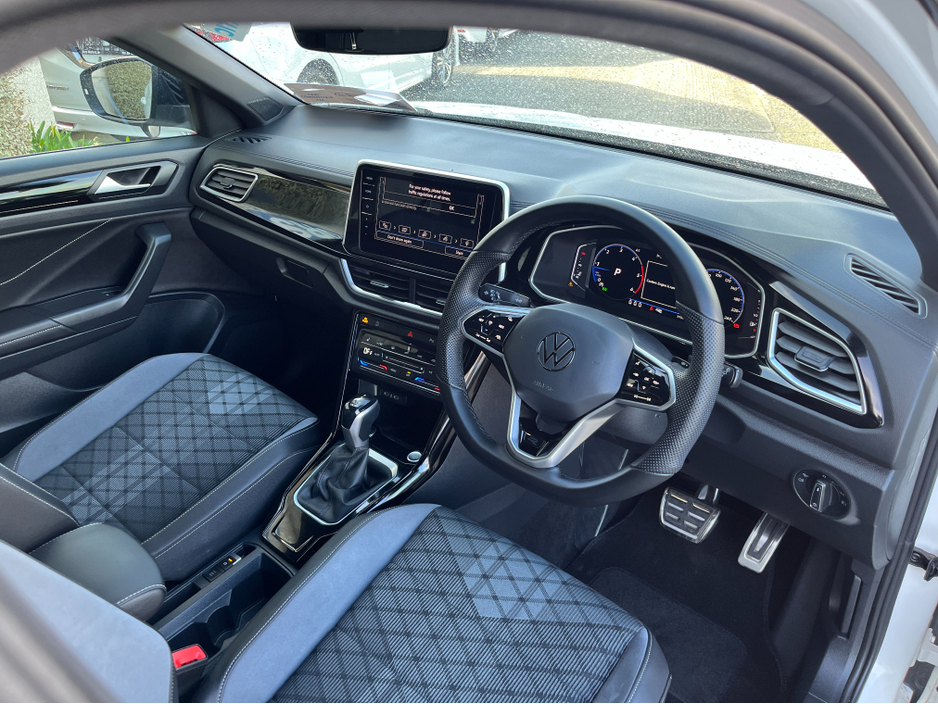 2023 Volkswagen T-Roc - image 15
