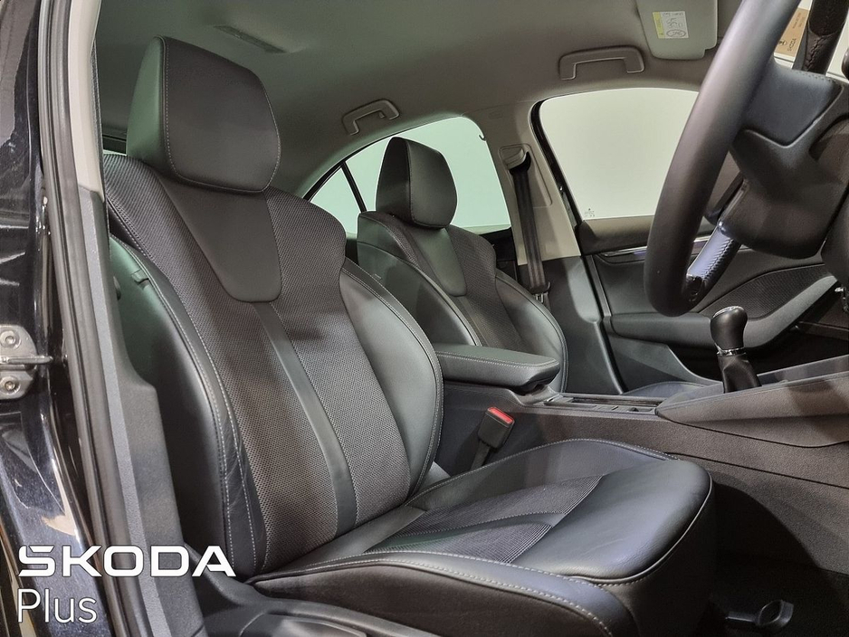 2023 Skoda Octavia - image 27