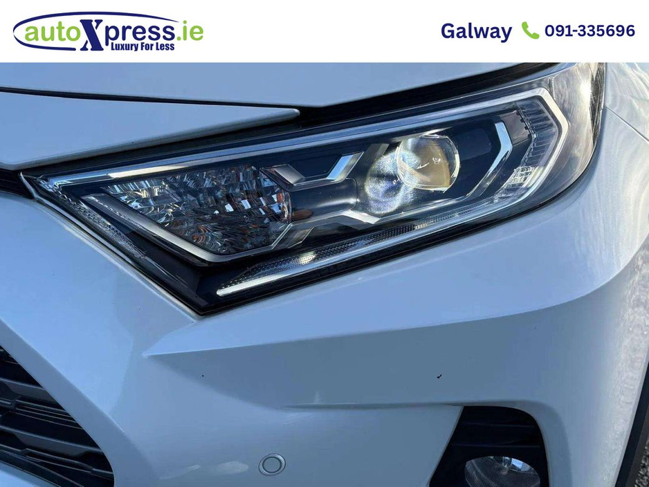 2020 Toyota Rav4 - image 12