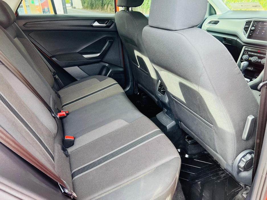 2020 Volkswagen T-Roc - image 11