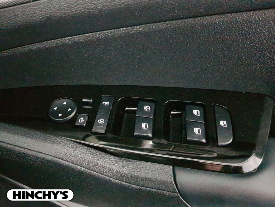 2024 Kia Sportage - image 21