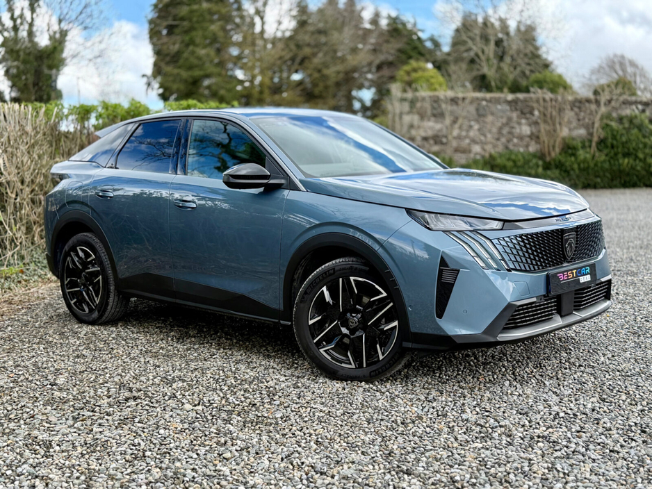 2025 Peugeot 3008 - image 2