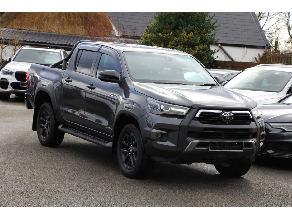 2023 Toyota Hilux - image 10