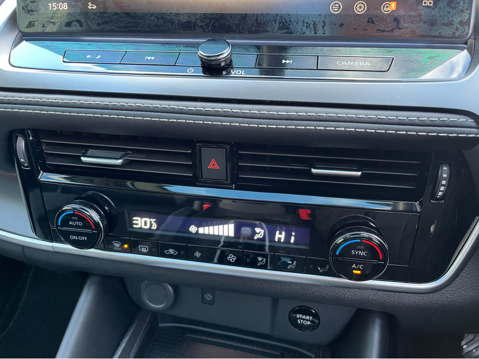 2025 Nissan Qashqai E-POWER SV PREMIUM AUTOMATIC HYBRID 1.5 PETROL //HIGH SPEC//PANORAMIC GLASS ROOF//360 PARKING CAMERAS//ADAPTIVE CRUISE CONTROL// €34,950