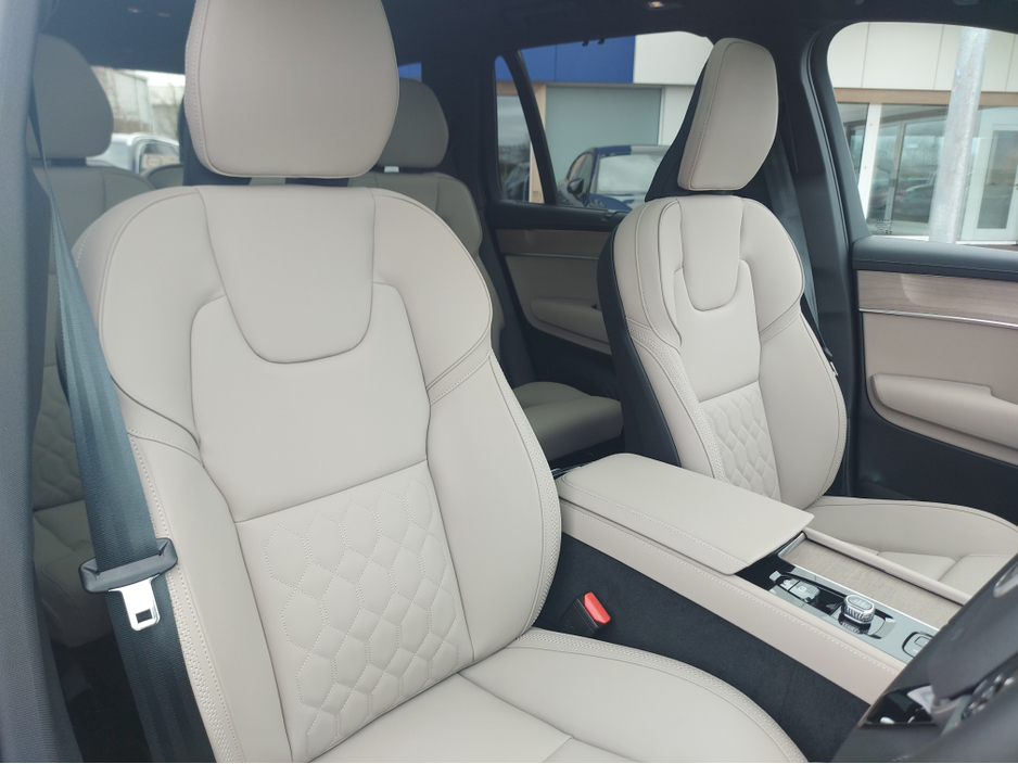 2026 Volvo XC90 - image 25