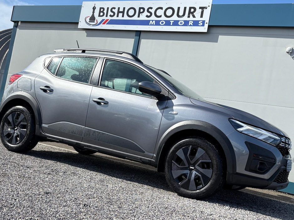 2025 Dacia Sandero - image 3