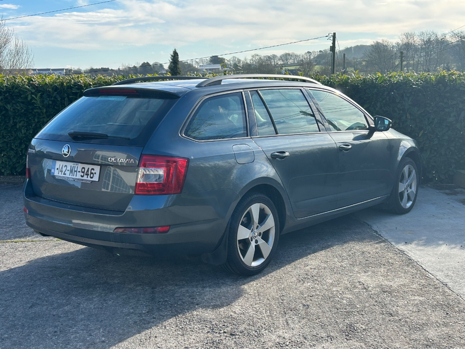 2014 Skoda Octavia - image 2