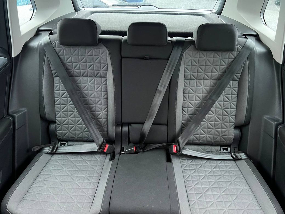 2023 Volkswagen Tiguan LIFE 1.4 HYBRID // DIGITAL CLUSTER // APPLE CARPLAY/ANDROID AUTO // DUAL ZONE CLIMATE CONTROL €31,900