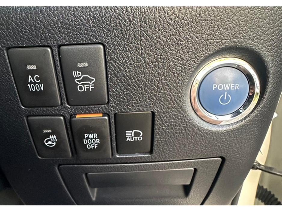 2015 Toyota Alphard - image 23