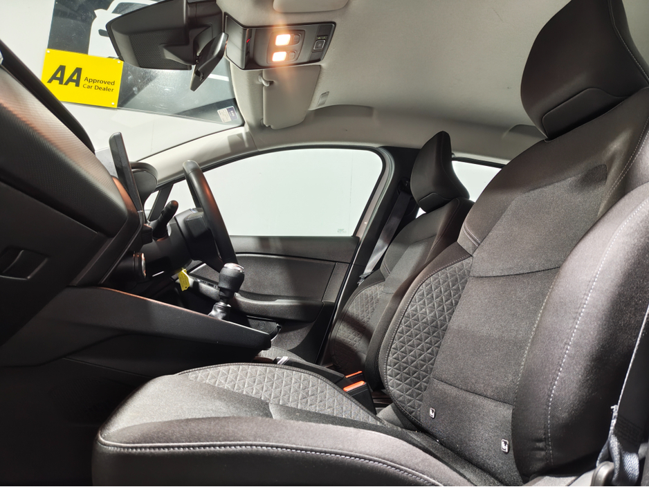 2022 Renault Clio - image 15