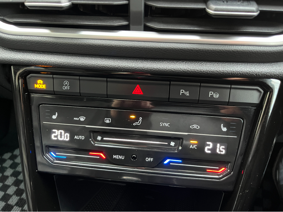 2023 Volkswagen T-Roc - image 21