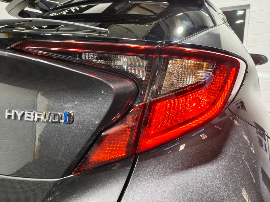 2021 Toyota C-HR - image 10