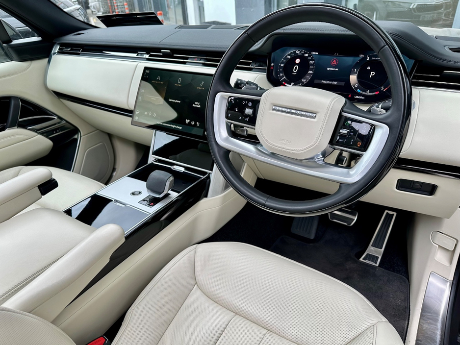 2024 Land Rover Range Rover - image 6
