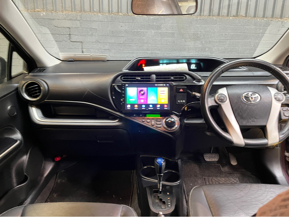 2014 Toyota Aqua - image 11