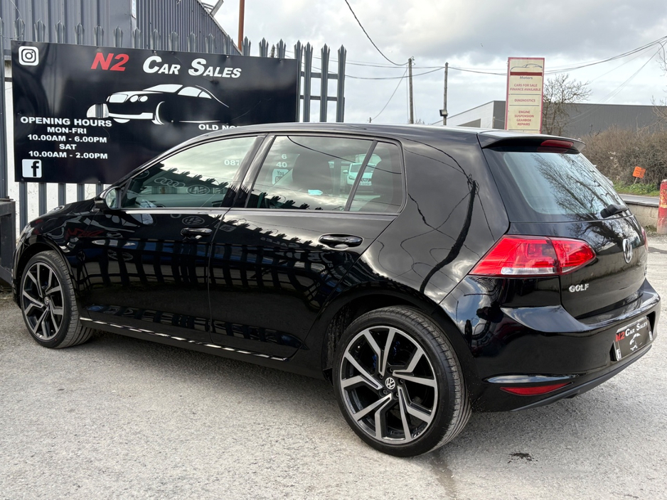 2013 Volkswagen Golf - image 4