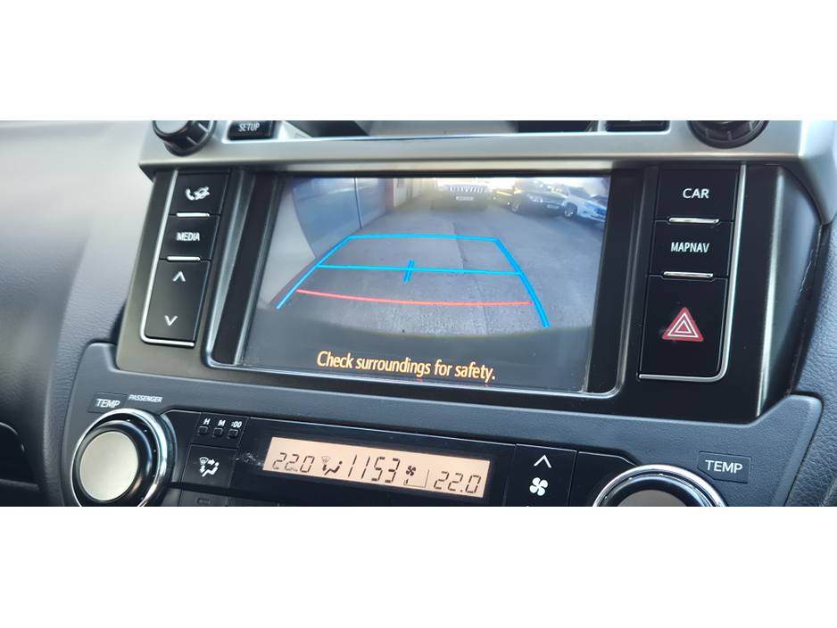 2015 Toyota Landcruiser - image 7