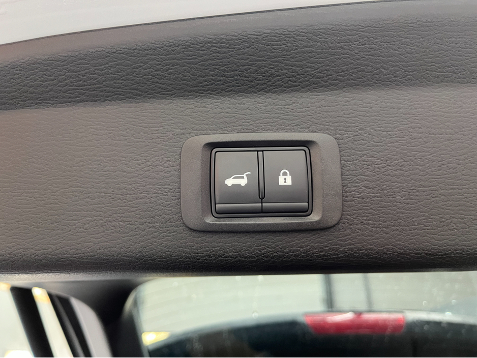 2024 Mitsubishi Outlander - image 8