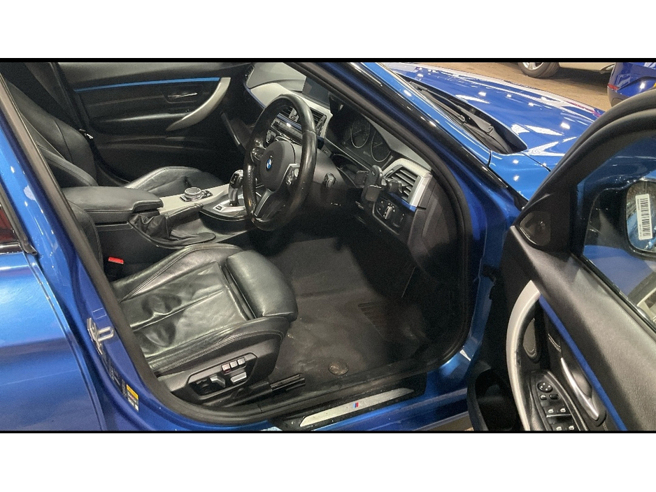 2016 BMW 3 Series - image 7