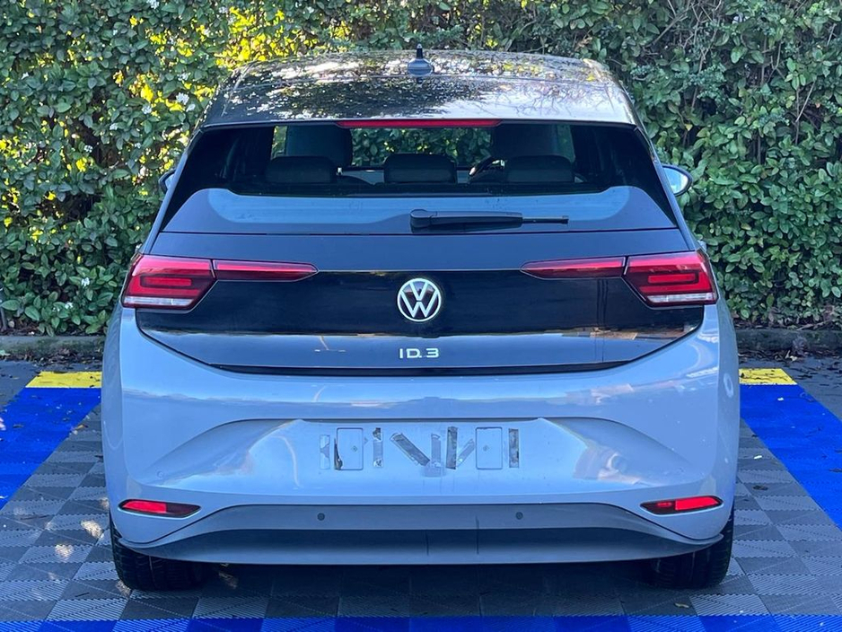 2023 Volkswagen ID.3 LIFE 58KWH // HEATED SEATS // ADAPTIVE CRUISE CONTROL // DIGITAL CLUSTER €20,950