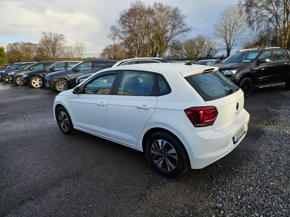 2021 Volkswagen Polo - image 8