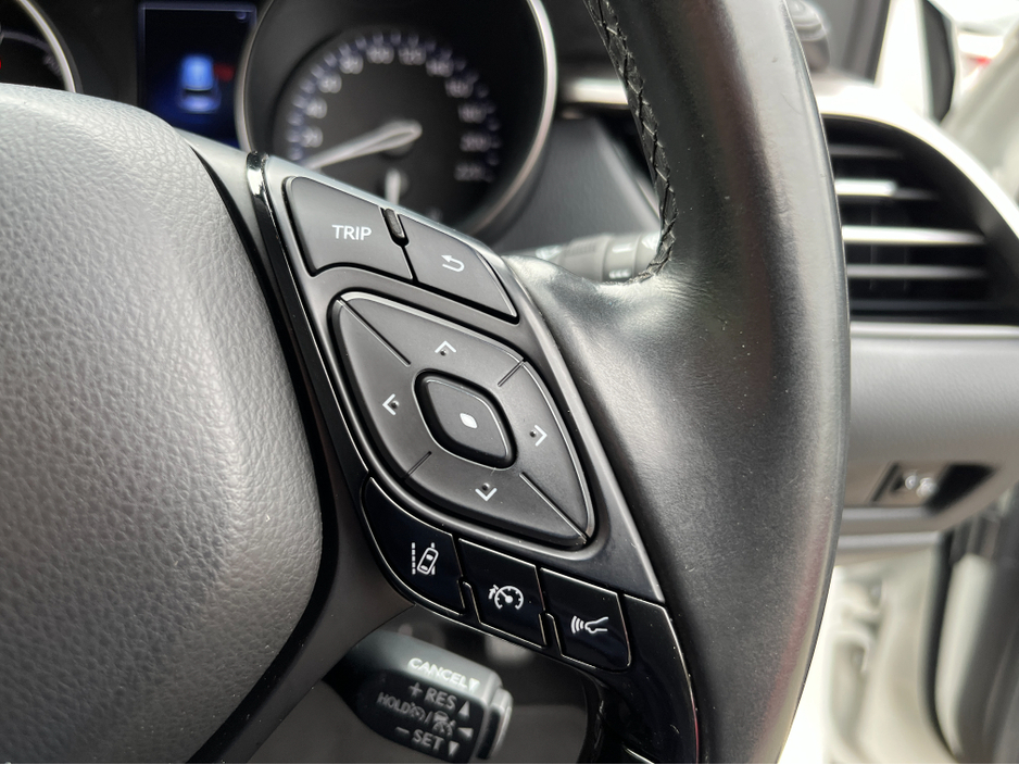 2020 Toyota C-HR HYBRID LUNA SPORT AUTOMATIC 1.8 PETROL //ADAPTIVE CRUISE CONTROL//KEYLESS ENTRY//REVERSE CAMERA//HEATED SEATS// €22,950