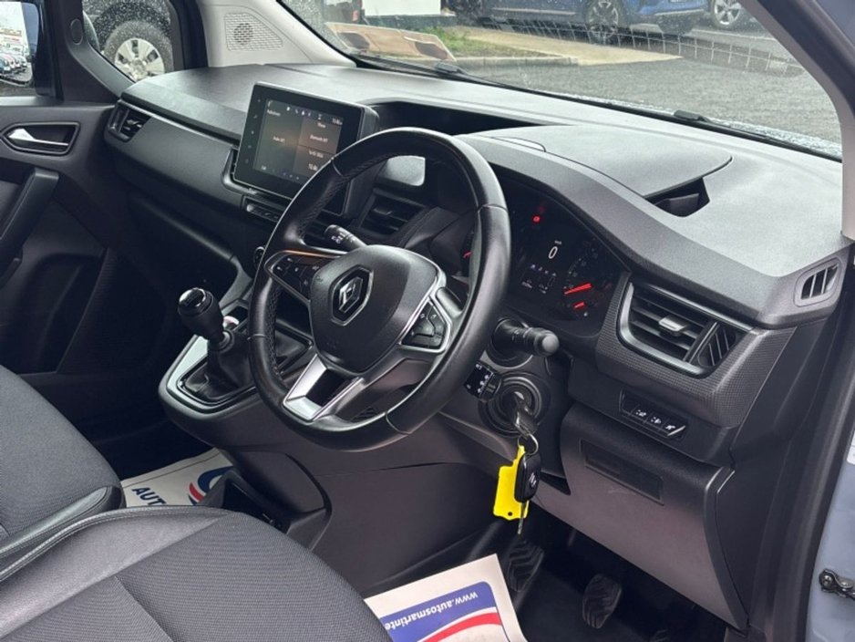 2024 Renault Kangoo - image 9