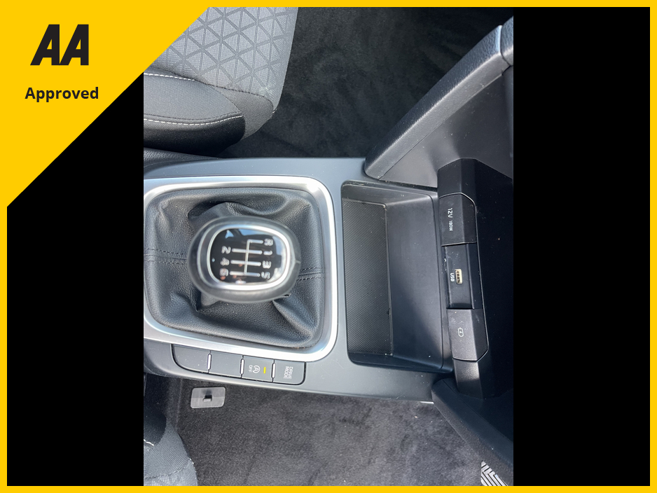 2021 Kia Ceed - image 4