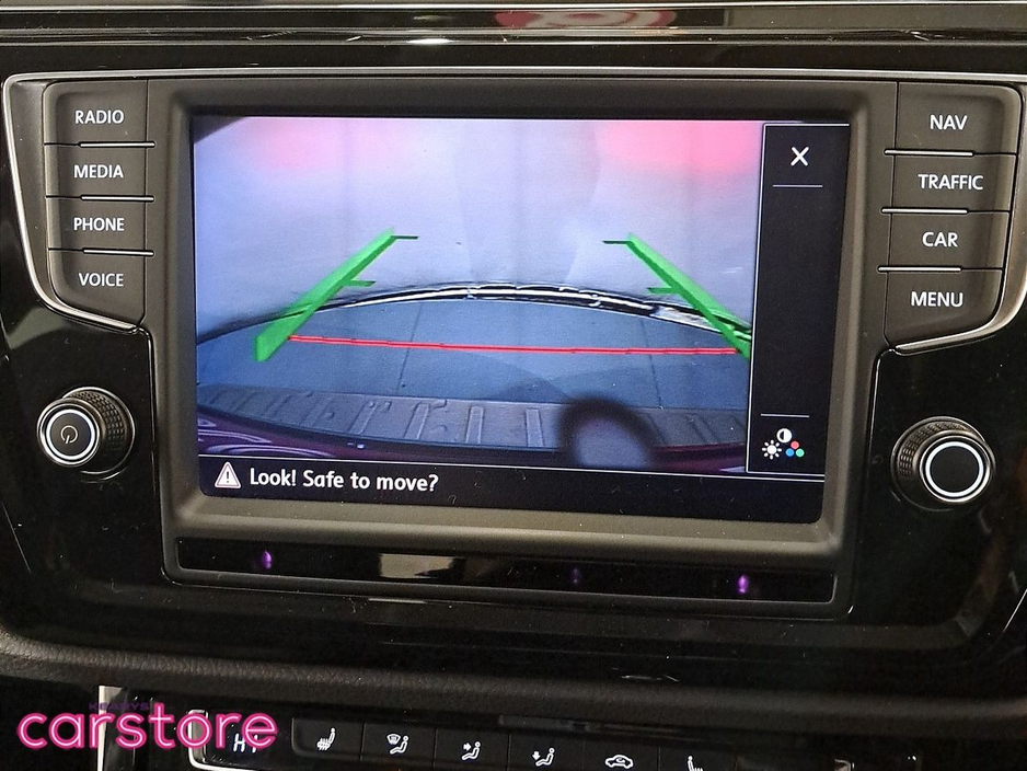 2016 Volkswagen Touran 1.4 TSI €17,880