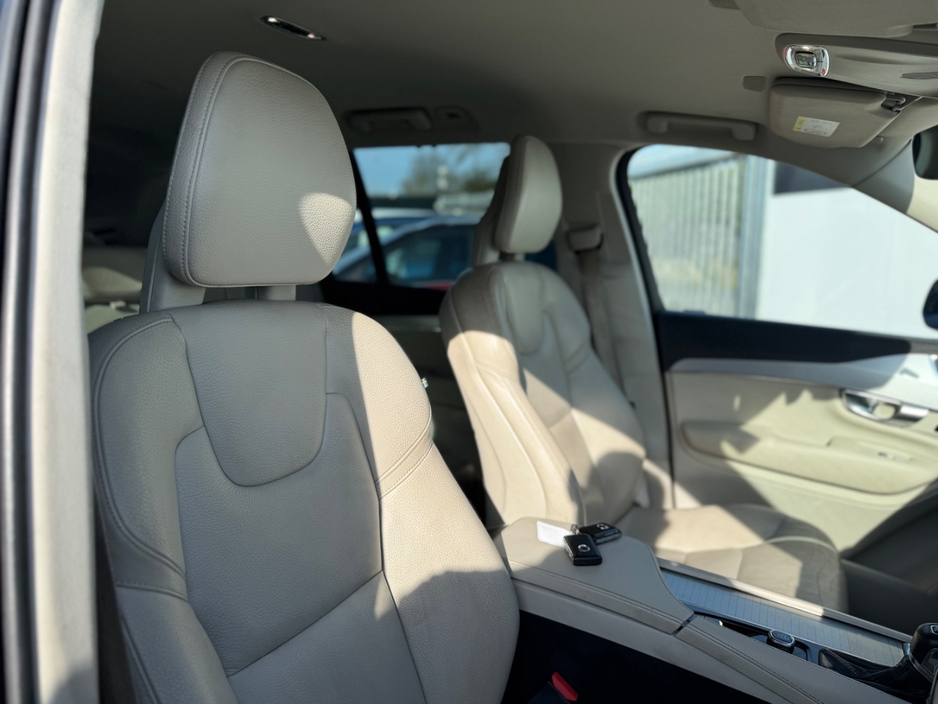 2017 Volvo XC90 - image 13