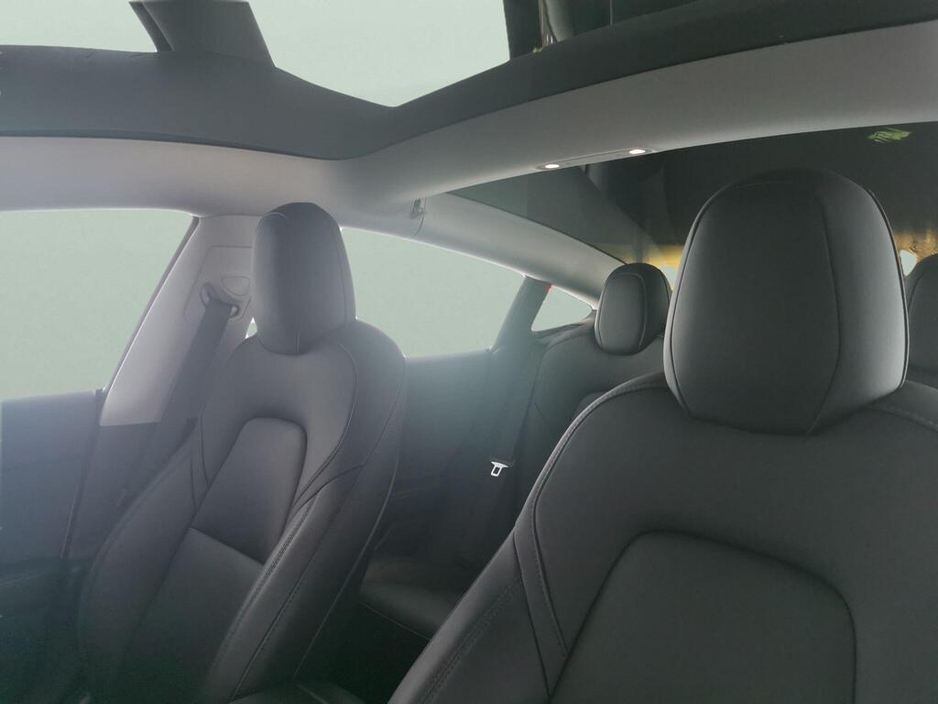2023 Tesla Model 3 - image 5