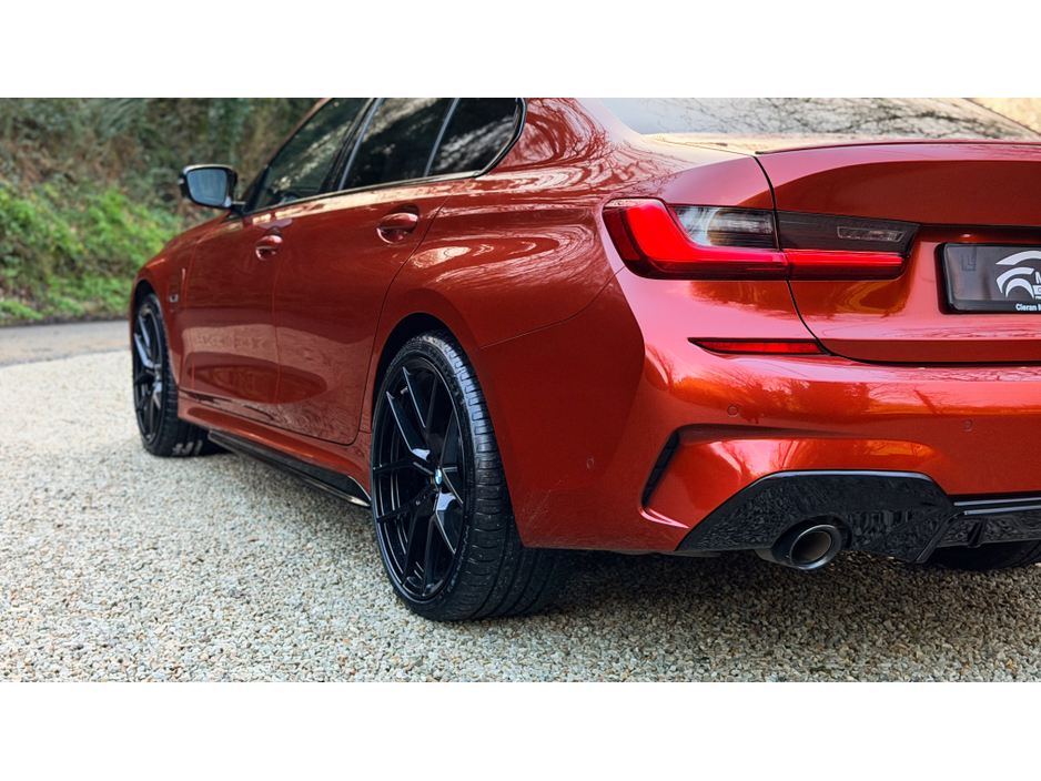 2022 BMW 3 Series - image 10