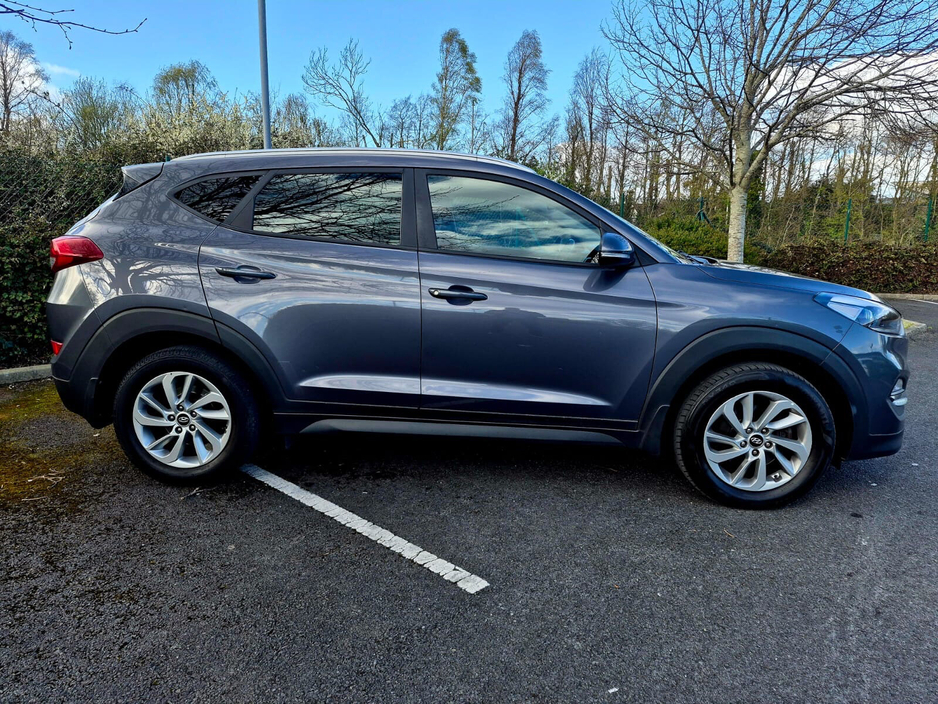 2017 Hyundai Tucson - image 6