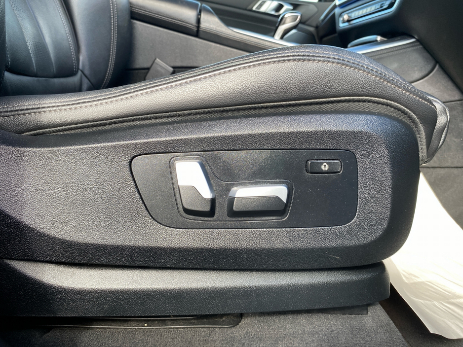 2021 BMW X5 - image 30