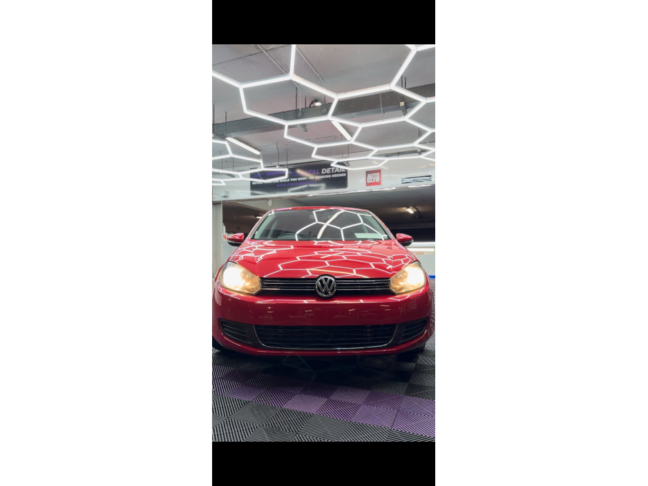 2012 Volkswagen Golf - image 3