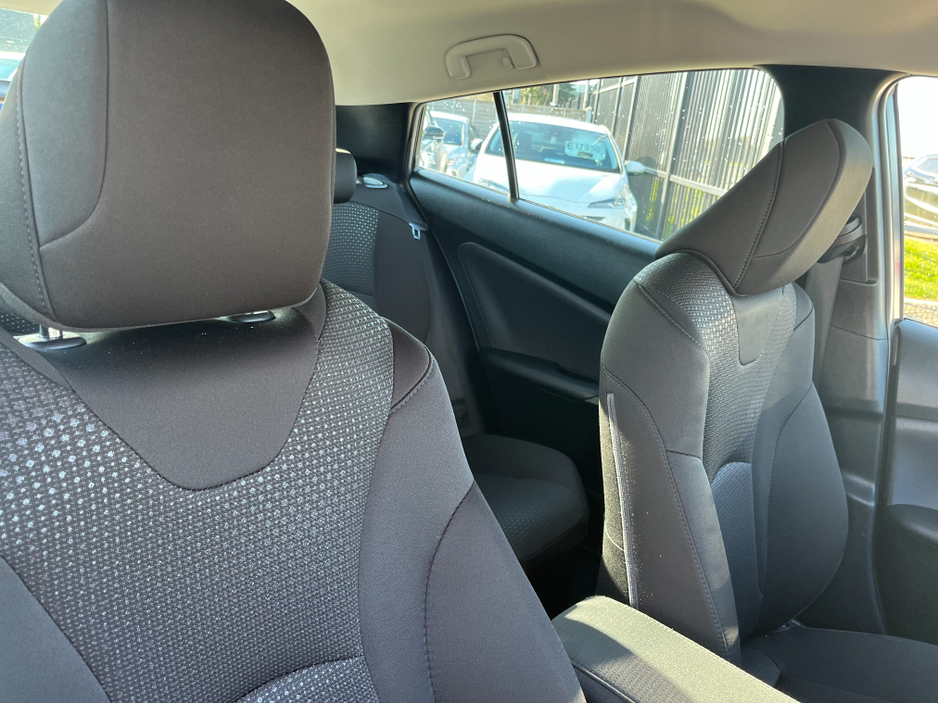 2020 Toyota Prius - image 9