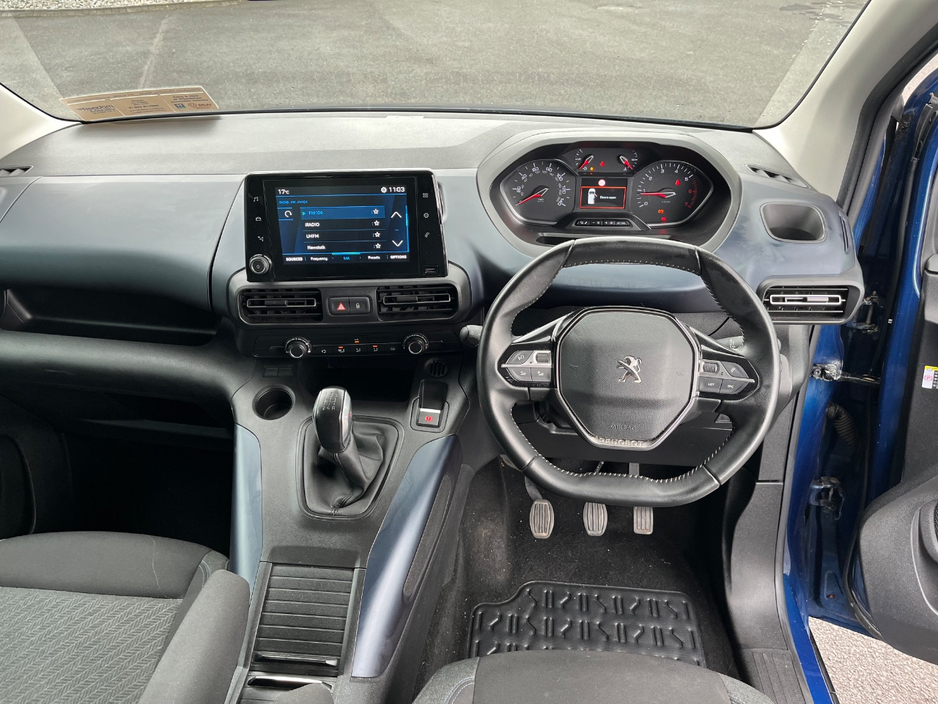 2020 Peugeot Rifter - image 14