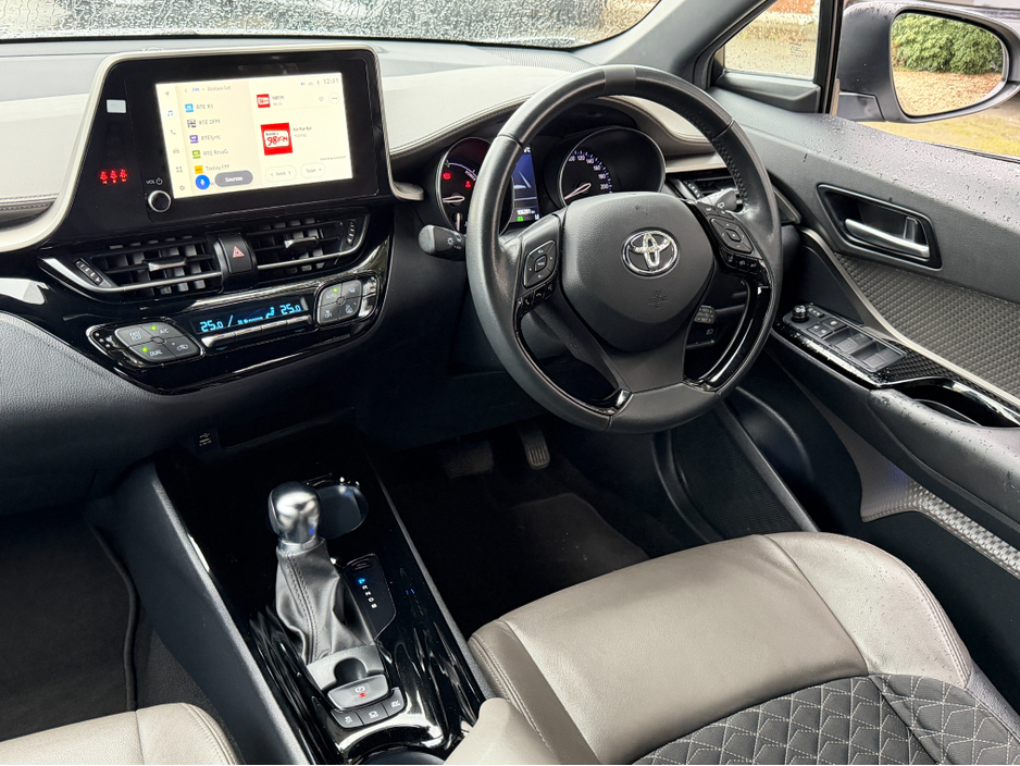 2023 Toyota C-HR HYBRID SOL..RAER CAMERA WITH PARK ASSIST €21,900