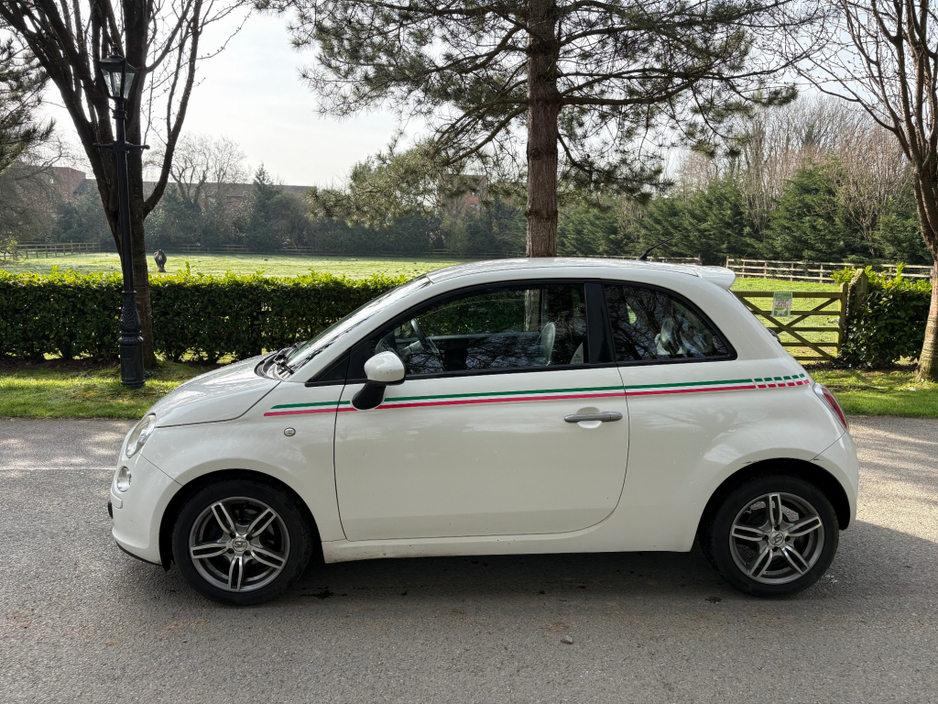2012 Fiat 500 - image 2