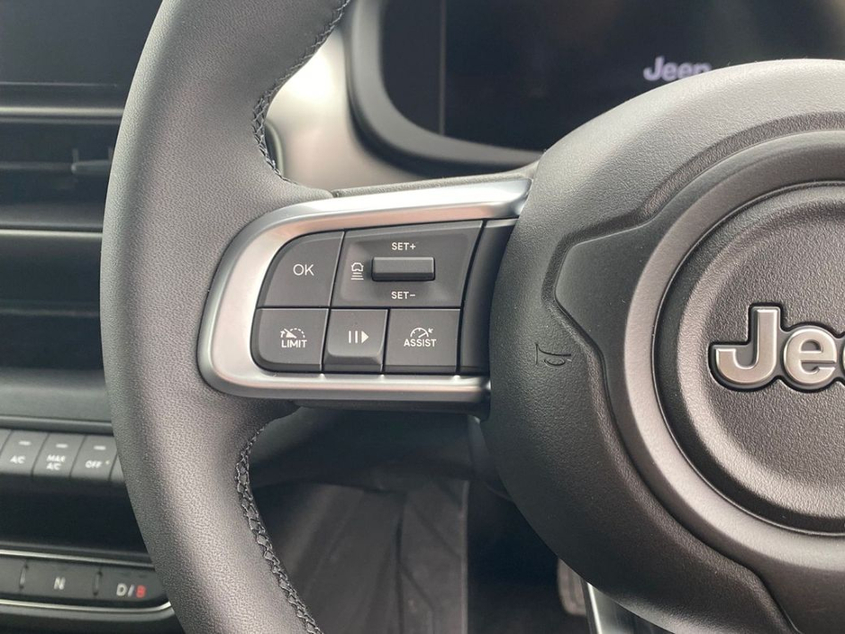 2025 Jeep Avenger - image 13