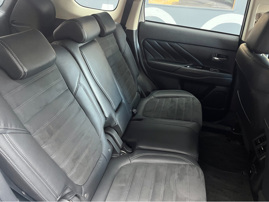 2020 Mitsubishi Outlander 2020 MITSUBISHI OUTLANDER PHEV 2.4L HYBRID / 48K KMS / ADAPTIVE CRUISE CONTROL, HEATED SEATS, REVERSE CAMERA & MORE €23,950