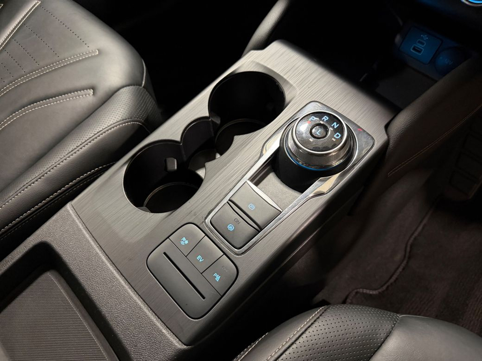 2023 Ford Kuga VIGNALE HYBRID=HUGE SPEC//ONLY 24000 KMS//1 OWNER=FULL SERVICE HISTORY=TAILORED FINANCE PACKAGES AVAILABLE=TRADE IN'S WELCOME €31,995