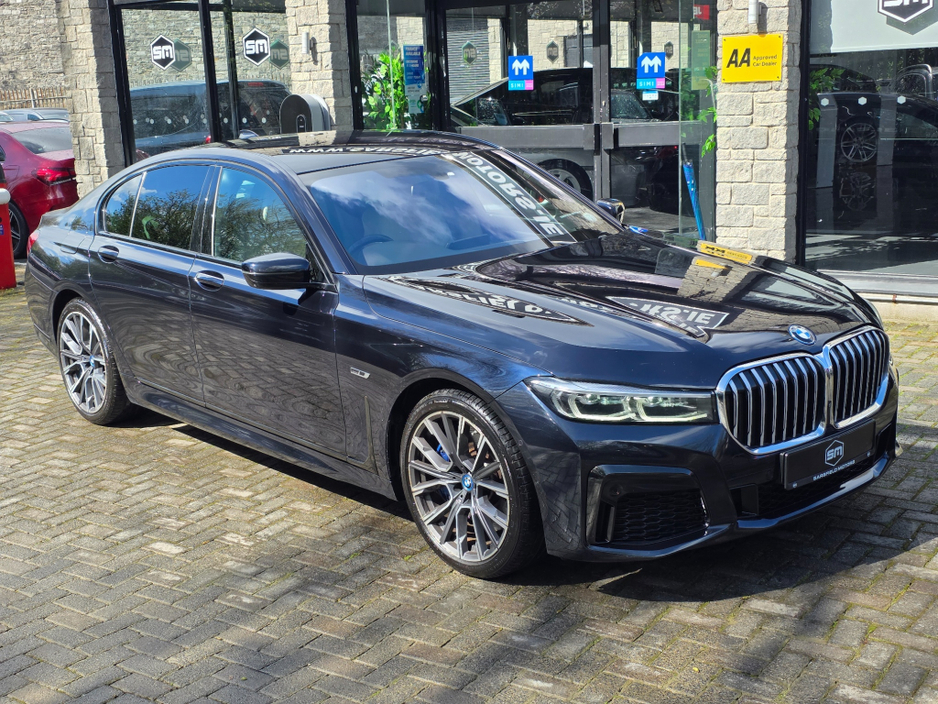 2022 BMW 7 Series - image 4
