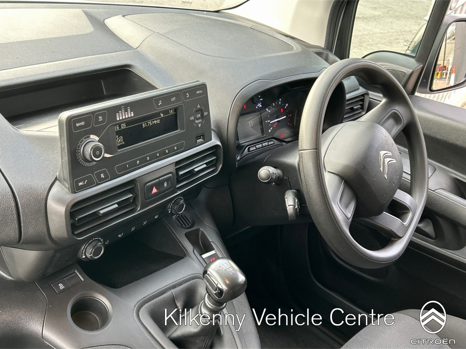 2022 Citroen Berlingo - image 13