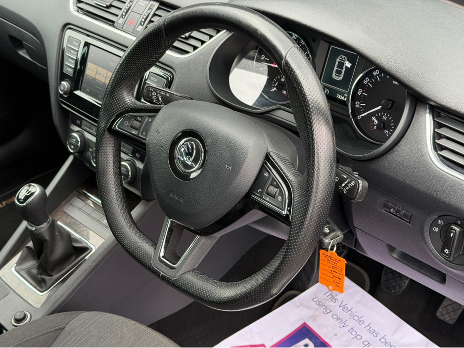 2016 Skoda Octavia - image 14