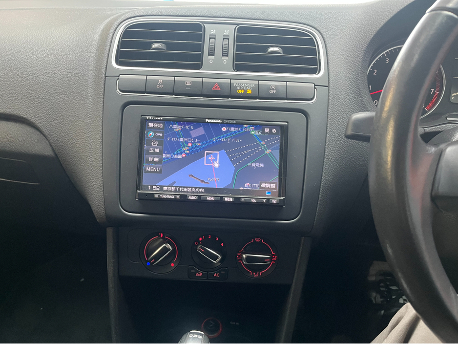 2014 Volkswagen Polo - image 16